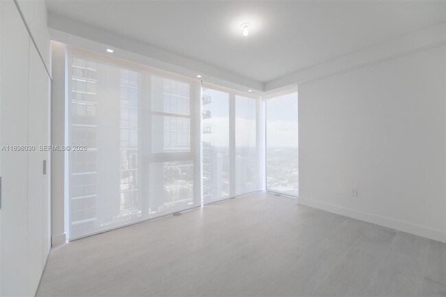 Building Photo - 700 NE 24th St