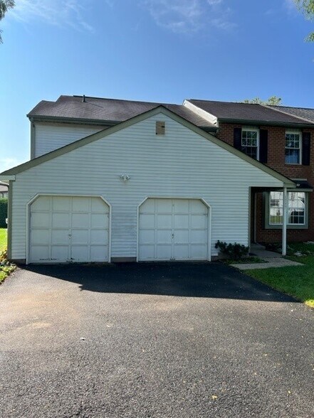 Building Photo - 1777 N Dove Rd