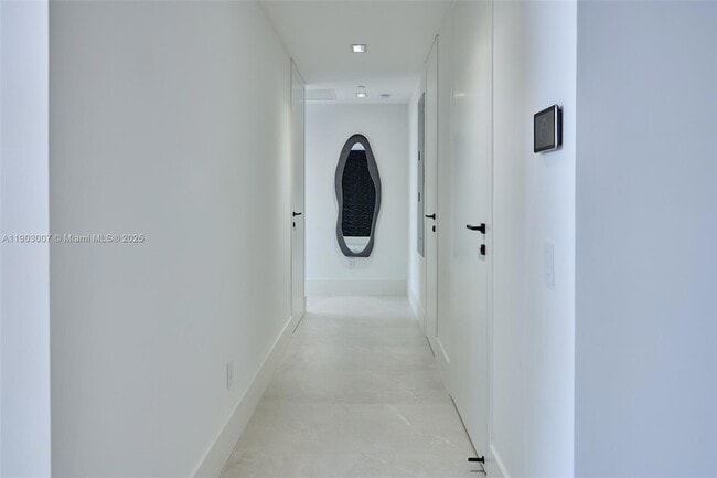 Building Photo - 160 Isle of Venice Dr