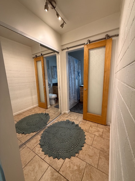 Building Photo - 931 Grand Ave