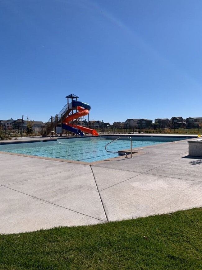 Building Photo - Exquisite 4 Bed 2.5 Bath Single Family Home with 3-car garage