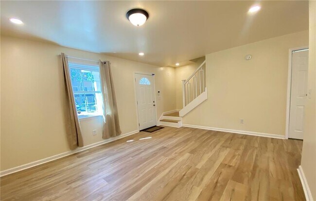 Building Photo - 2264 Salt Springs Pl