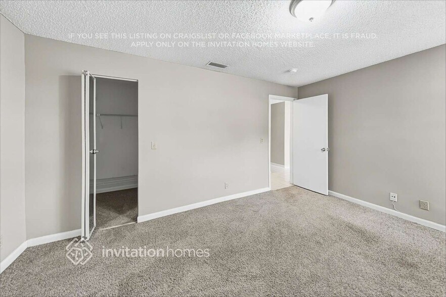 Building Photo - 381 Wildwood Ln E
