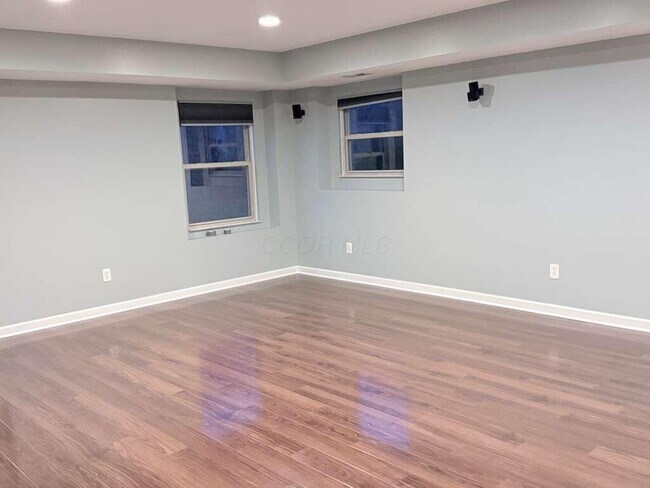 Building Photo - 7798 Wayside Ave