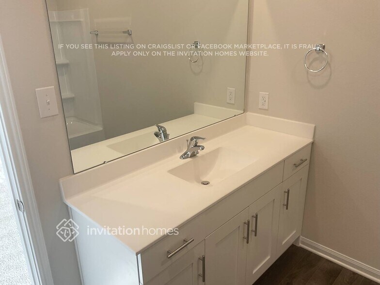 Building Photo - 8102 Sunberry Shadow Dr