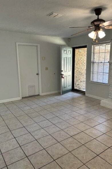 Building Photo - 4239 Woodhill Ct