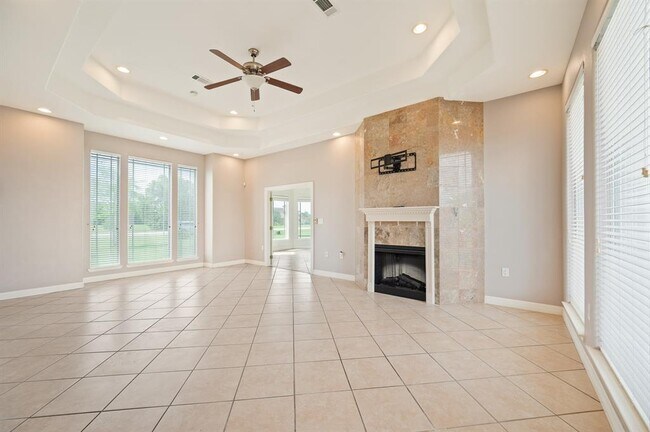 Building Photo - 13819 Lakeview Meadow Dr