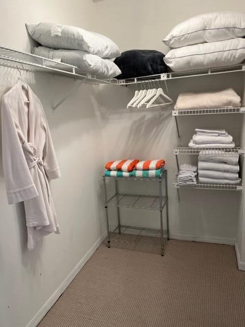 Building Photo - 301 SE Castle Ct