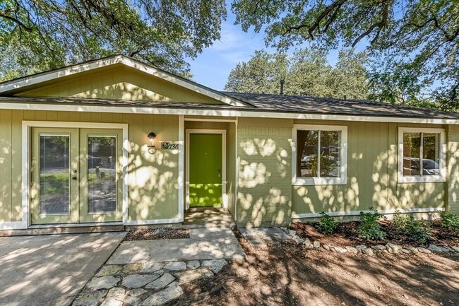 Building Photo - 736 Wales Way