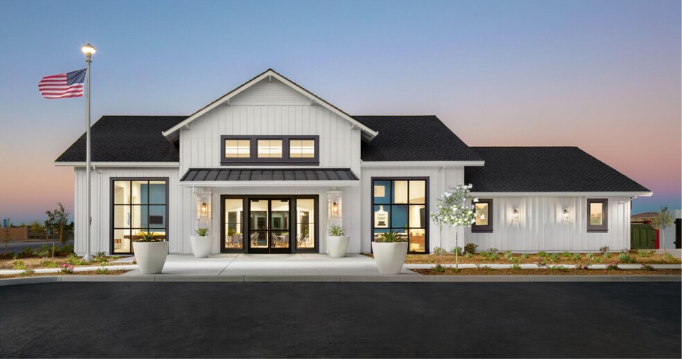 Clubhouse - 5919 Lakestone Dr