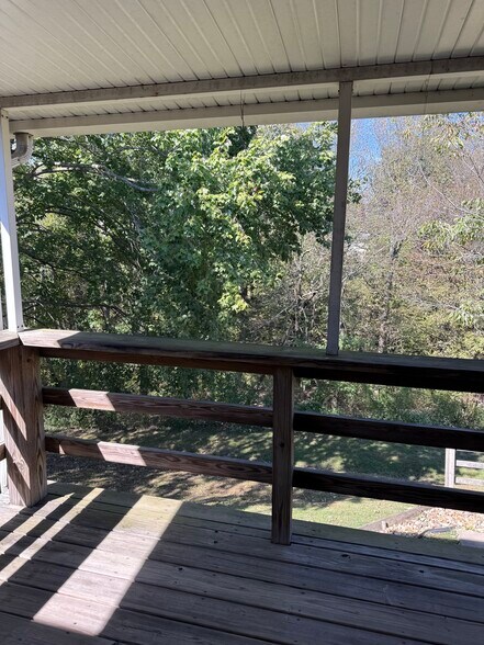 Building Photo - 16357 Irish Ridge Rd