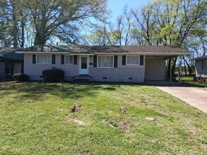 Building Photo - Great 3 bedroom 2 bath home for rent