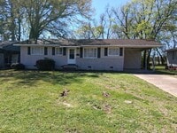 Building Photo - Great 3 bedroom 2 bath home for rent