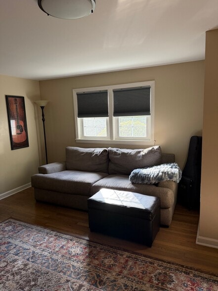 Building Photo - 33 Church Rd