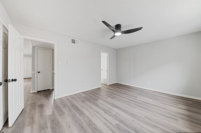 Building Photo - 2679 Gessner Rd