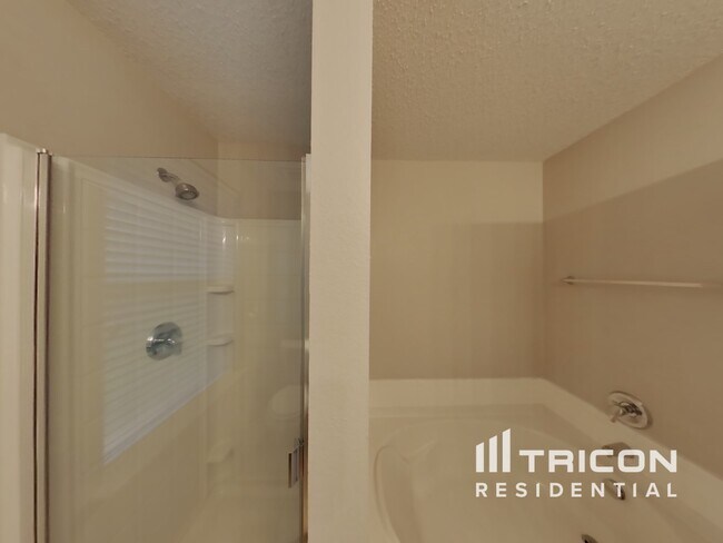 Building Photo - 1504 Redman Dr
