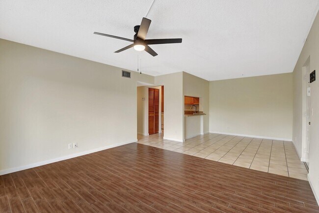 Building Photo - 616 Sea Pine Way