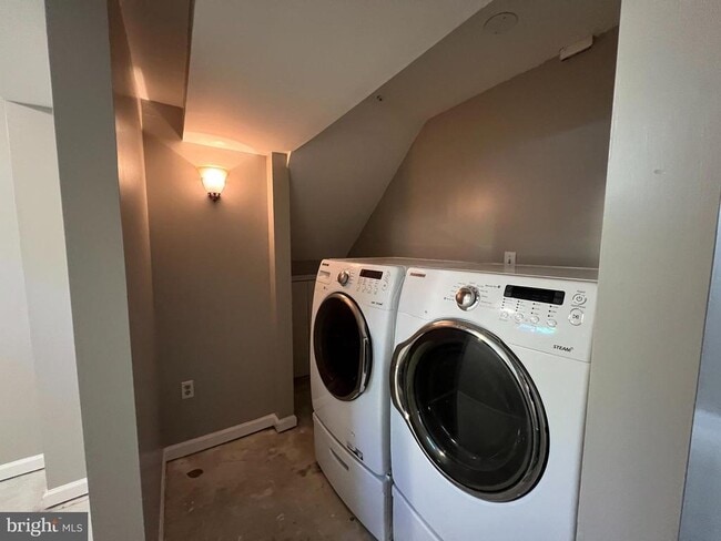 Building Photo - 10108 Oklahoma Ct