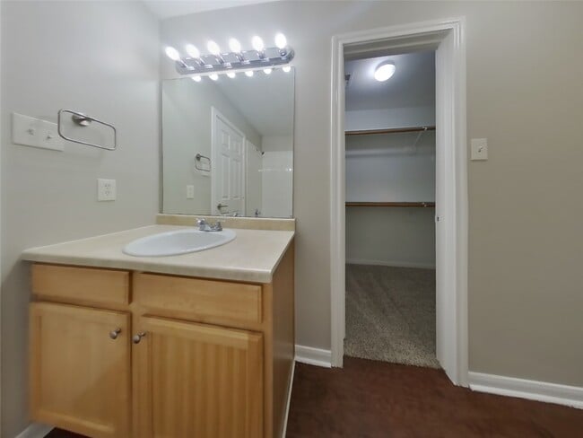 Building Photo - 11415 Carla St