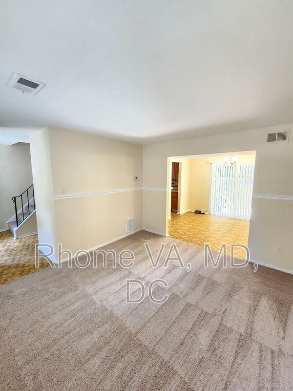 Building Photo - 7752 Matisse Way