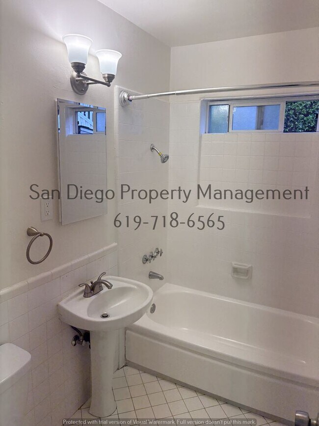 Building Photo - 3617-3617 Reynard Way