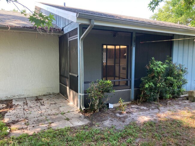 Building Photo - 2 Bedrooms/2Baths