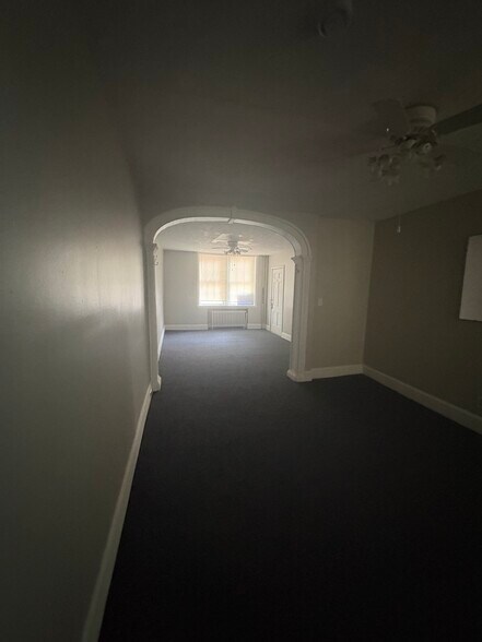 Living area - 221 High St
