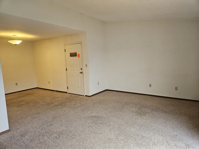 Building Photo - 208 Huckleberry Heights Dr