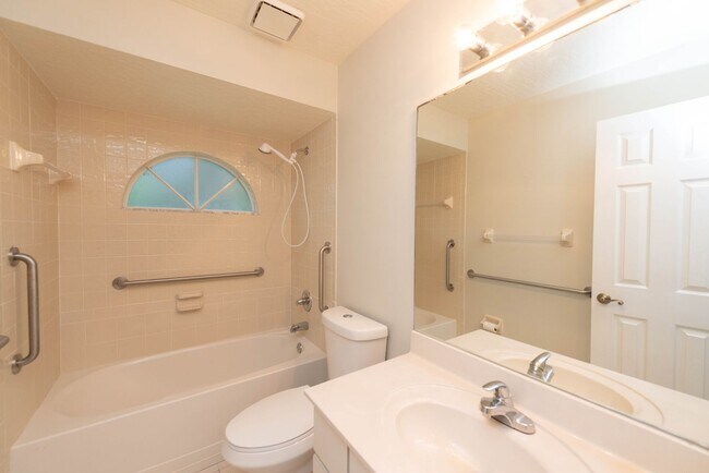 Building Photo - 1236 Buffing Cir SE