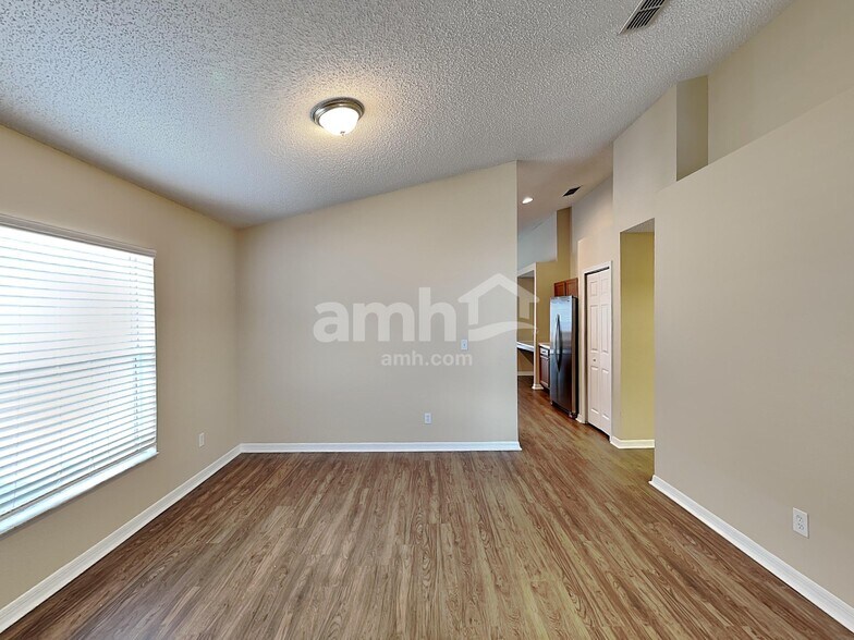 Building Photo - 1110 Bluegrass Dr