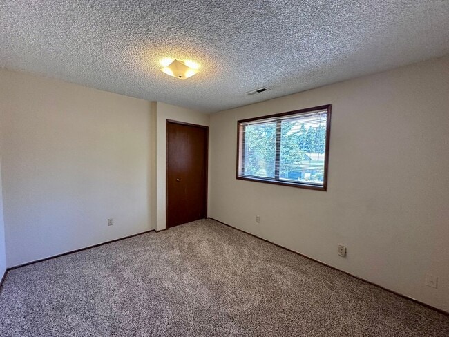 Building Photo - 970 S 55th Pl