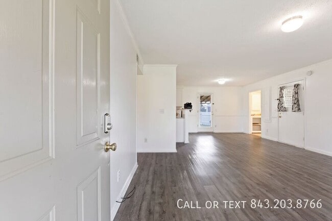 Building Photo - 625 Kristen Cir