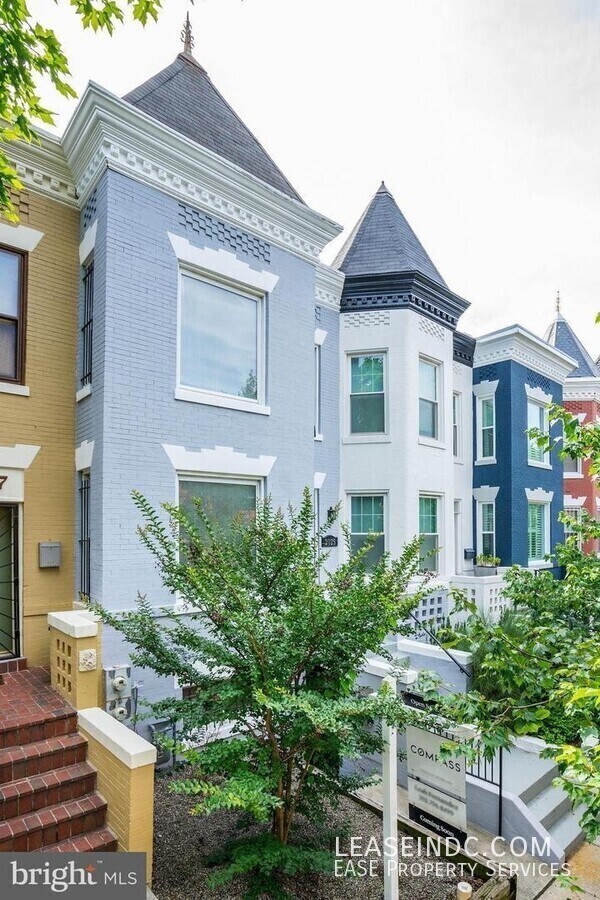 Building Photo - 2025 Flagler Pl NW