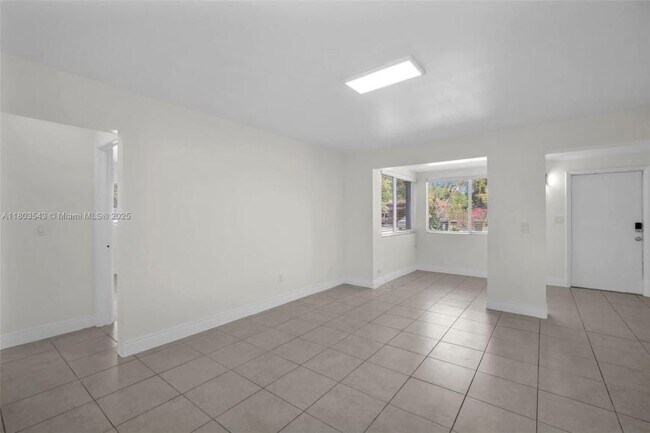 Building Photo - 2 bedroom in North Miami FL 33161
