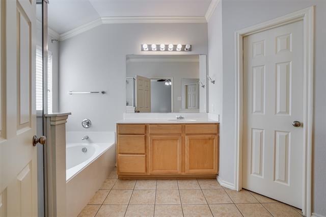 Building Photo - 6925 Red Bluff Dr