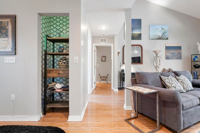 Building Photo - ** STUNNING 4 BEDROOM 2 FULL BATH/ 2 HALF BATH HOME WITH A PRIVATE POOL LOCATED JUST MINUTES FROM...