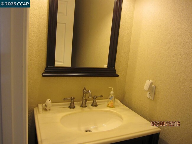 Building Photo - 327 Pantano Cir