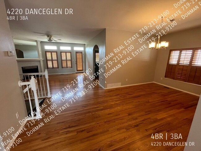 Building Photo - 4220 Danceglen Dr
