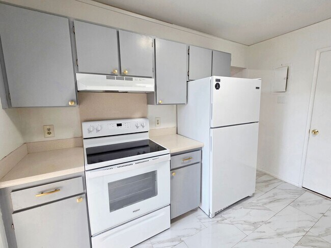 Building Photo - Ridgeway - Aiea: 3 Bed, 1.5 Bath Townhome w/ 2 assigned parking
