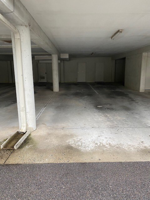 Covered Parking for 2 Vehicles - 4202 W End Ave