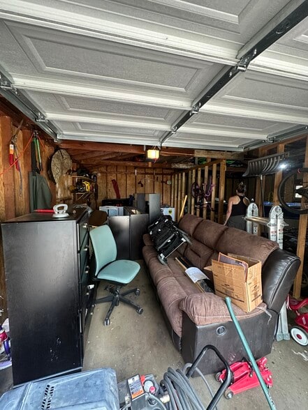 Building Photo - 1323 Cardinal Ln