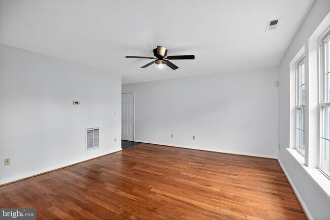 Building Photo - 22513 Castle Pollard Way