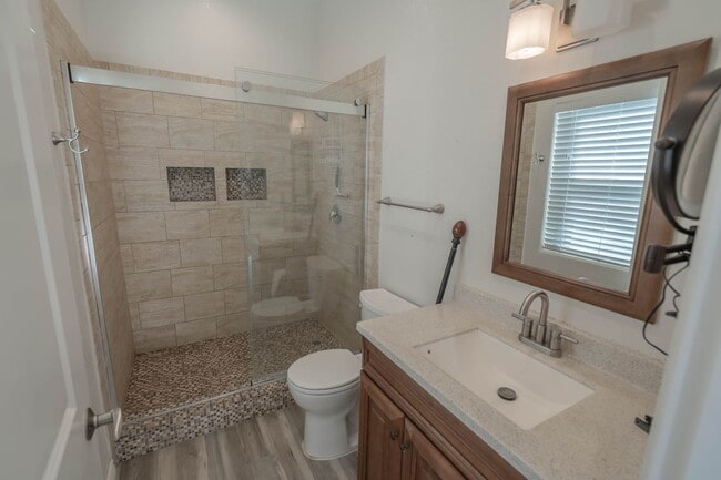 Building Photo - COMING SOON! Single Story 3 Bedroom Home for Rent in Canyon Country!