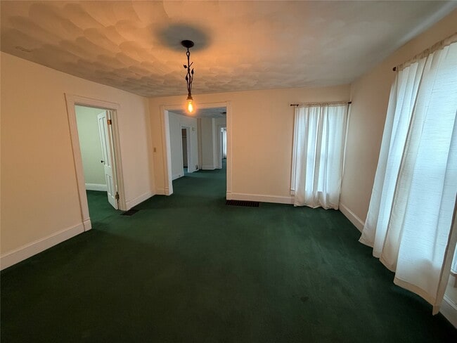 Building Photo - 928 W 3rd St