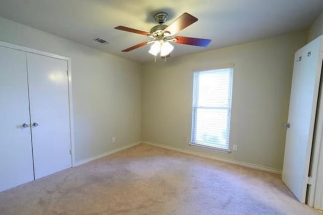 Building Photo - Student-Friendly Room for Rent in Richardson - $1,500.00/Masters (Shared Housing)