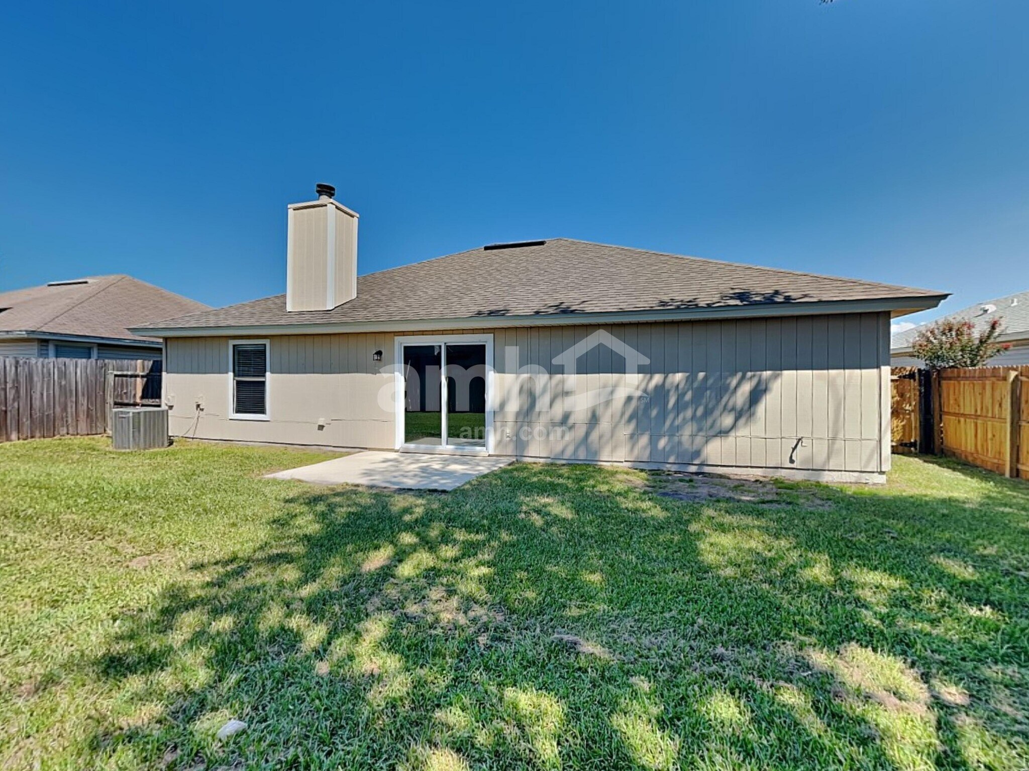 Building Photo - 3741 Woodbriar Dr