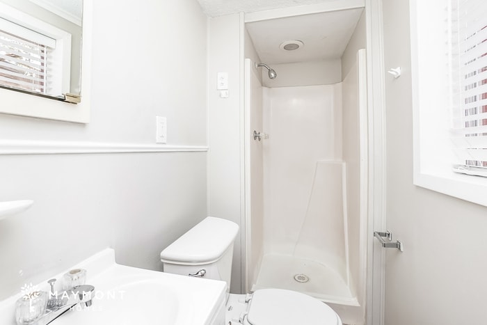 Building Photo - 3369 Patterson Dr