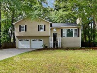 Building Photo - 113 Cedar Creek Dr