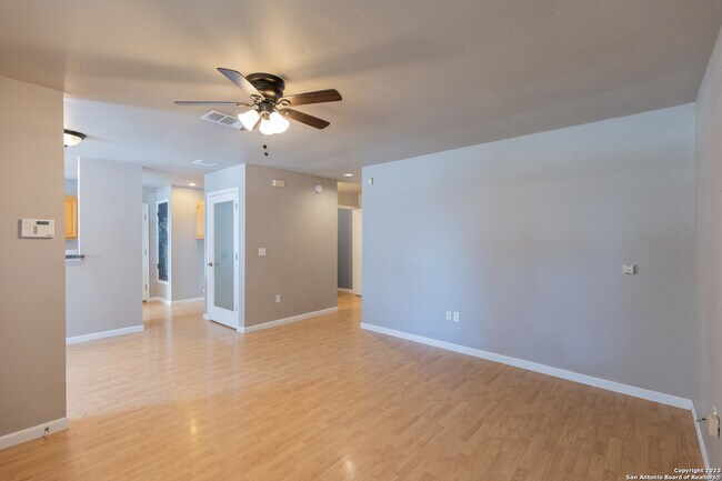 Building Photo - 3727 Aragon Dr