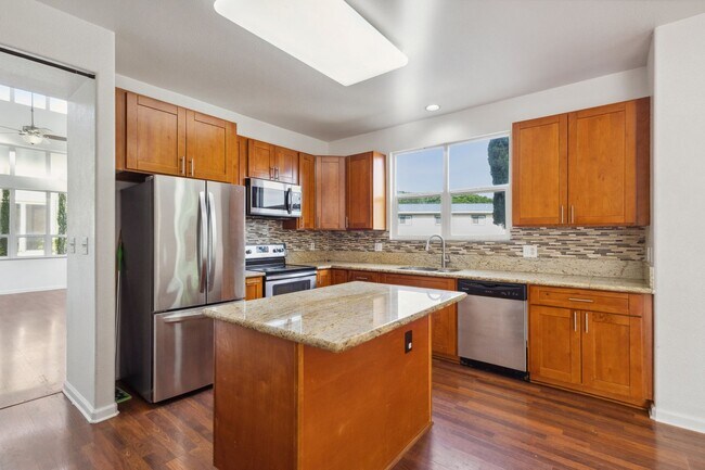 Building Photo - 4 Bed, Pet Friendly Kapolei Home